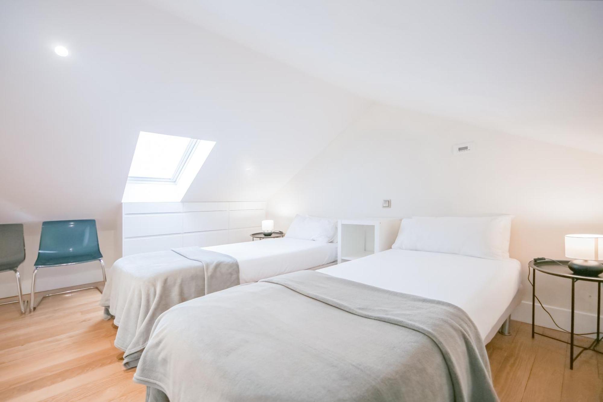 Duplex De Lujo Junto Al Bernabeu Real Madrid Villa Luaran gambar